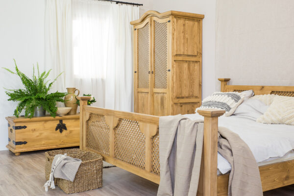 Drewniane łóżko sosnowe dla chłopaka