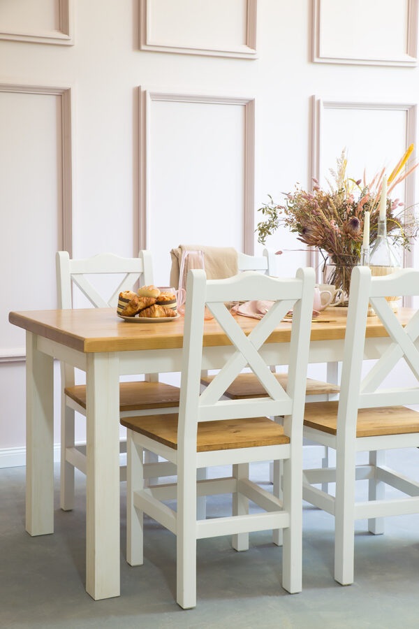Drewniane białe krzesła kuchenne do stołu