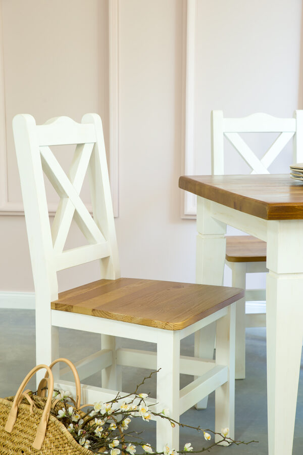 Sosnowe krzesła krzyżyk do kuchni