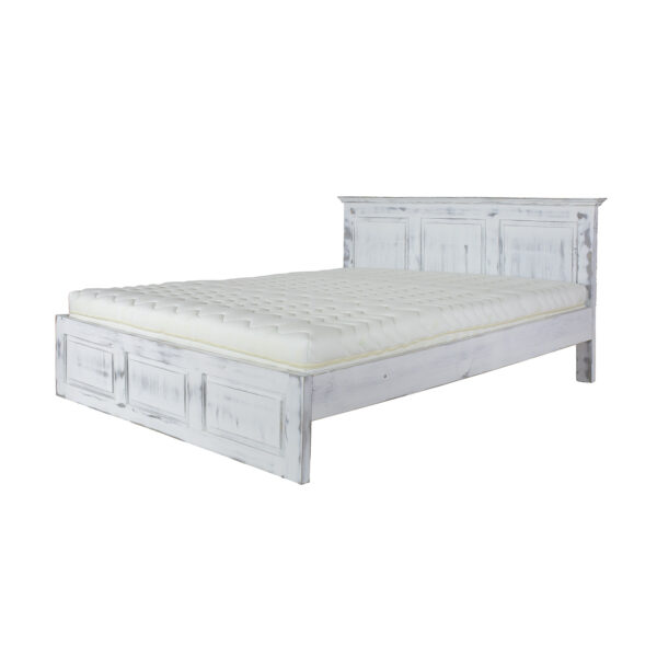 skandynawskie łóżko drewniane w kolorze białym