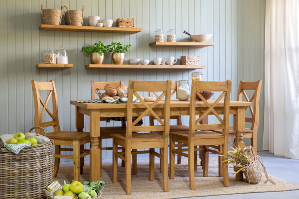 Woskowane krzesła rustykalne do kuchni