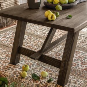 Drewniany stolik kawowy ciemne drewno w stylu vintage, wiejskim, rustykalnym